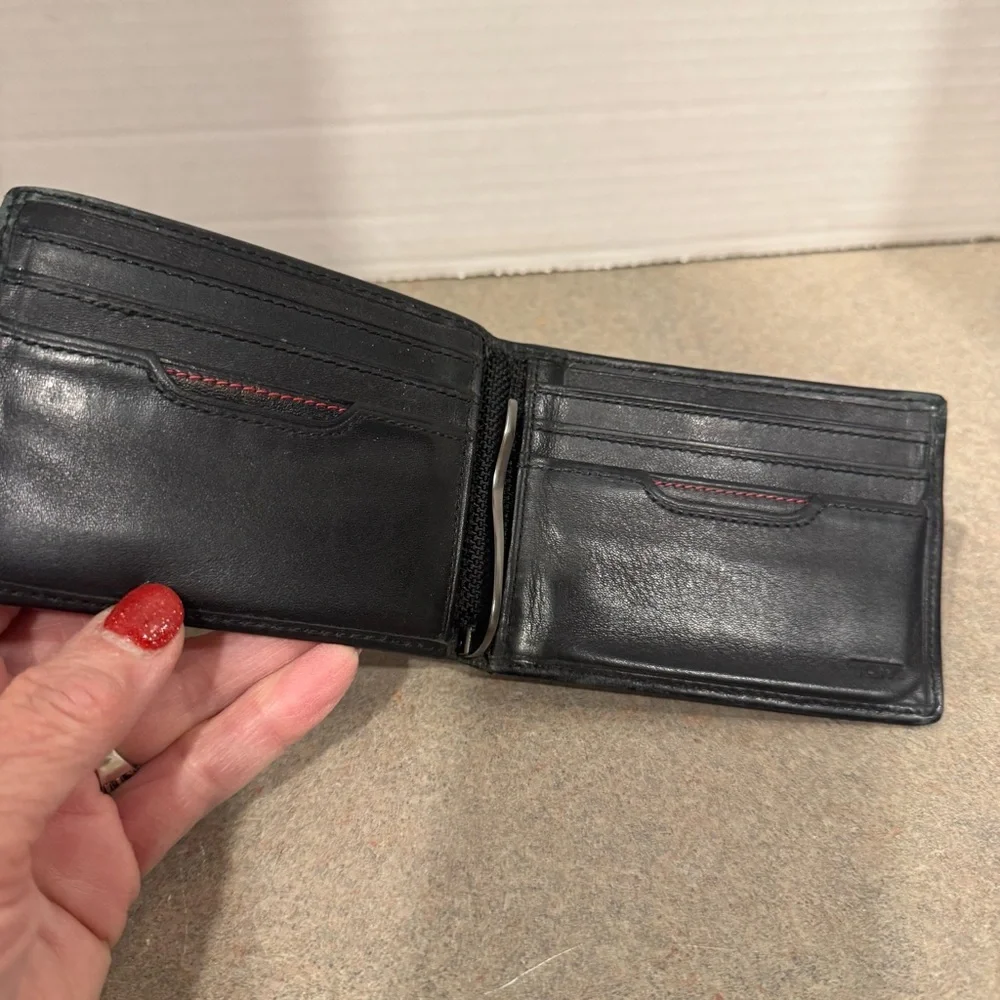 Tumi Delta Slim Single Leather Wallet With Contrast Red Stitching And Money Clip